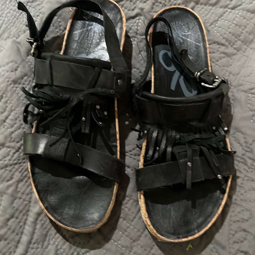 OTBT black fringe sandal size 8-8.5